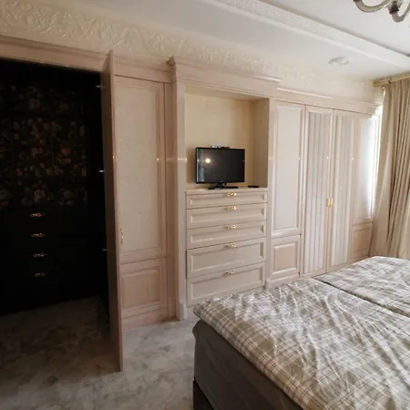 Luxury Gold شقة *
